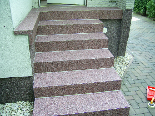 2007, die Treppe in Gräfenhainichen mit BT - Farbquarzen fertig beschichtet